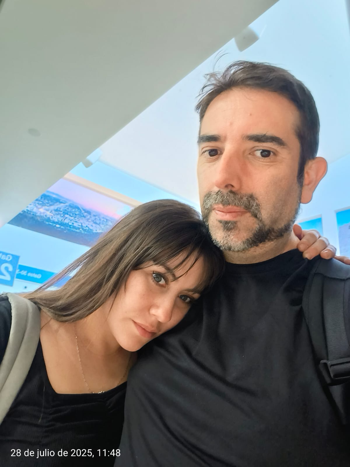 Damary y Víctor listos para viajar